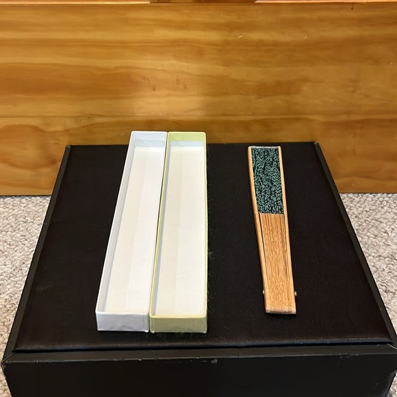 Wooden Folding Handheld Fan - Picture 3 of 6